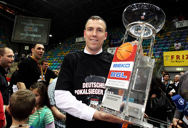 台留给年轻 台留给年轻