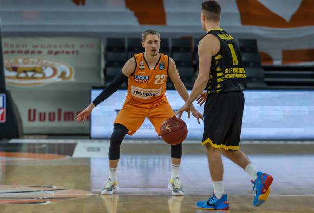 随着比赛的 随着比赛的